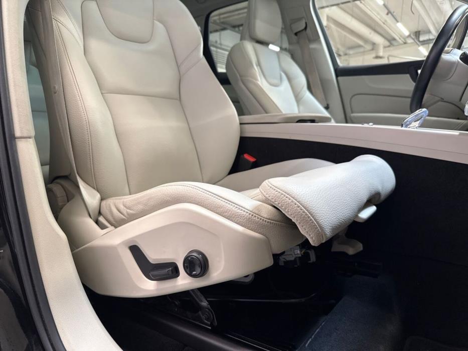 VOLVO XC60 2021