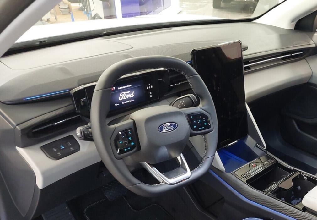 FORD Explorer 2026