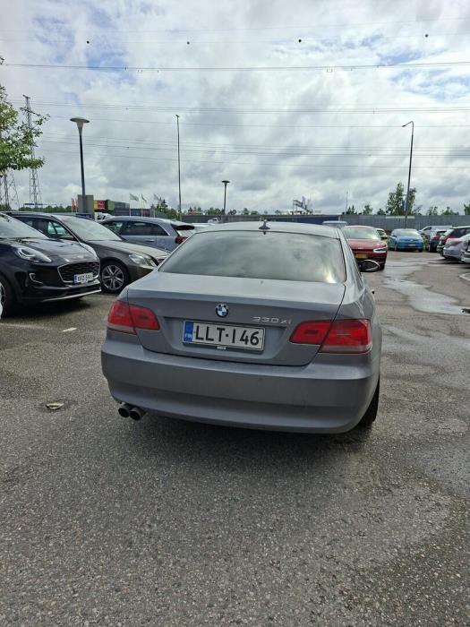 BMW 330 2007