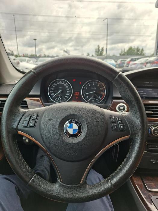 BMW 330 2007