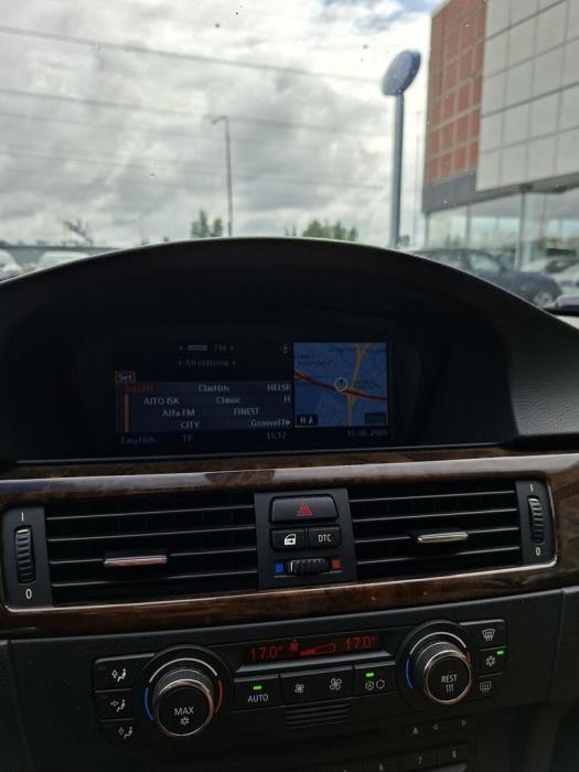 BMW 330 2007
