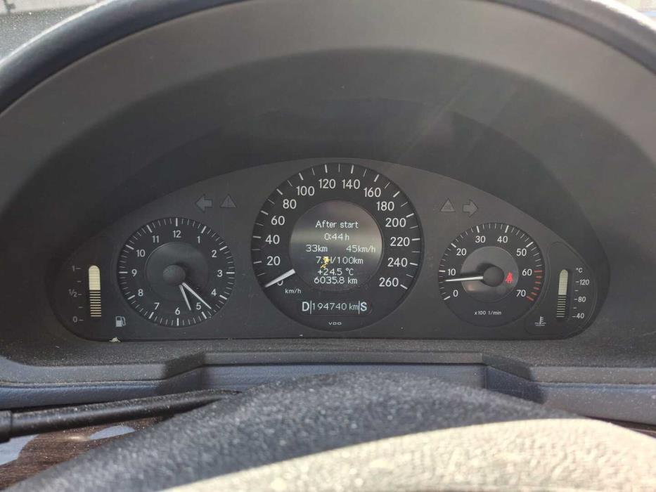 MERCEDES-BENZ E 2004