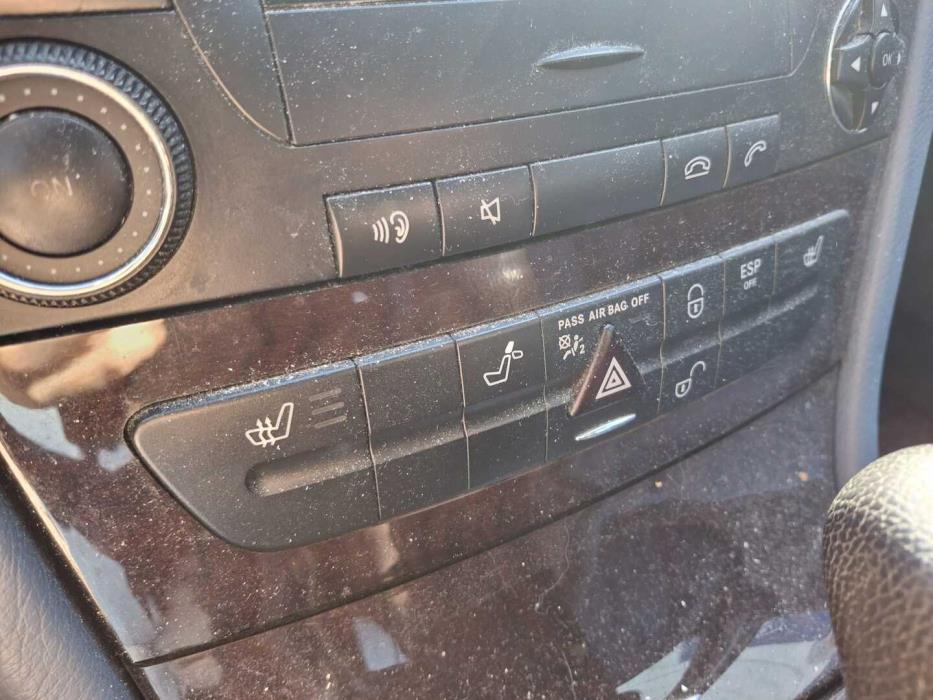 MERCEDES-BENZ E 2004
