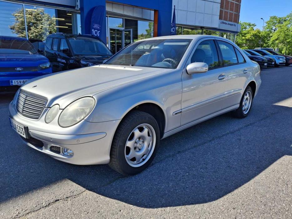MERCEDES-BENZ E 2004