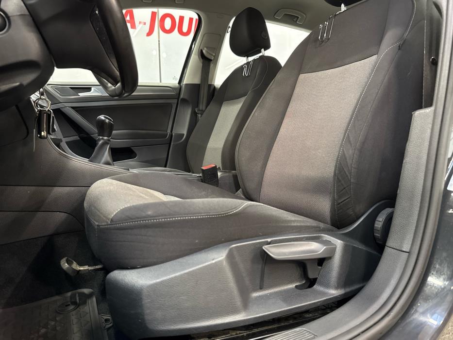 VOLKSWAGEN Golf 2016