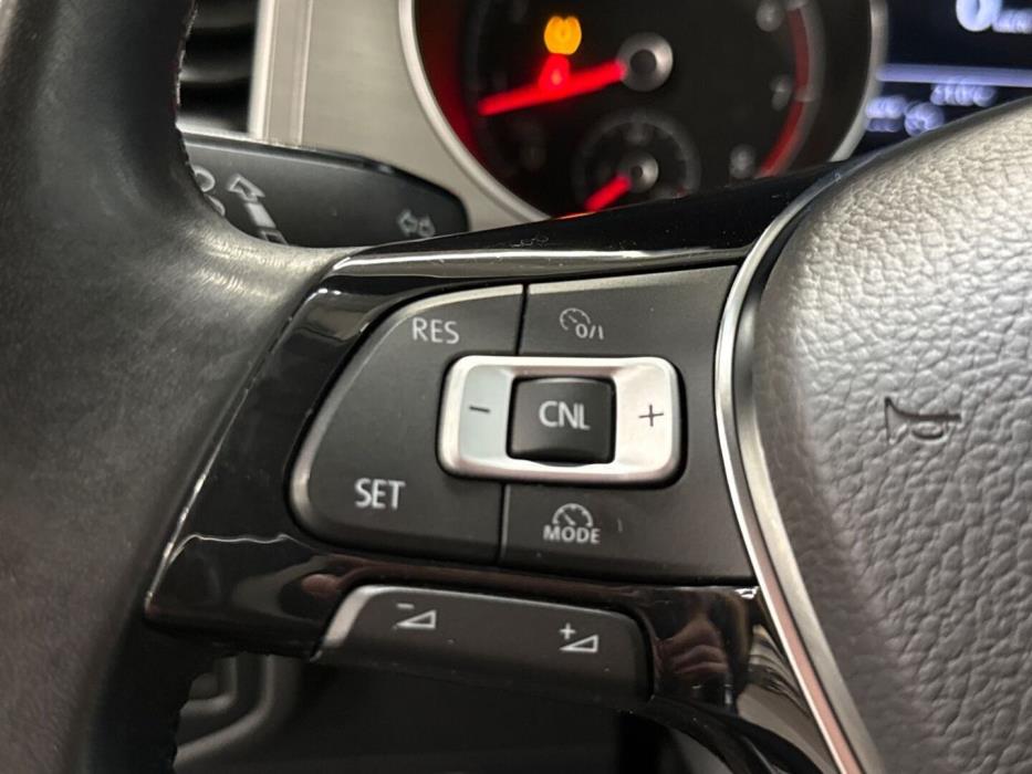 VOLKSWAGEN Golf Sportsvan 2017