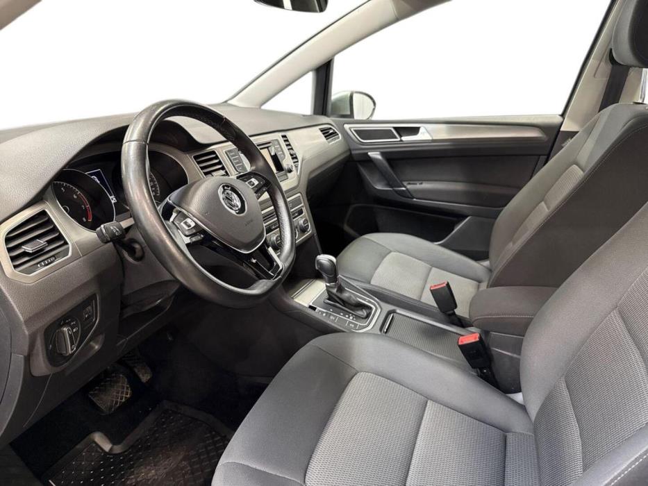 VOLKSWAGEN Golf Sportsvan 2017