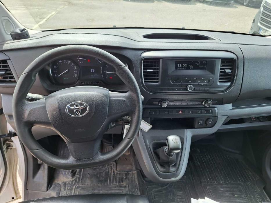 TOYOTA Proace 2017