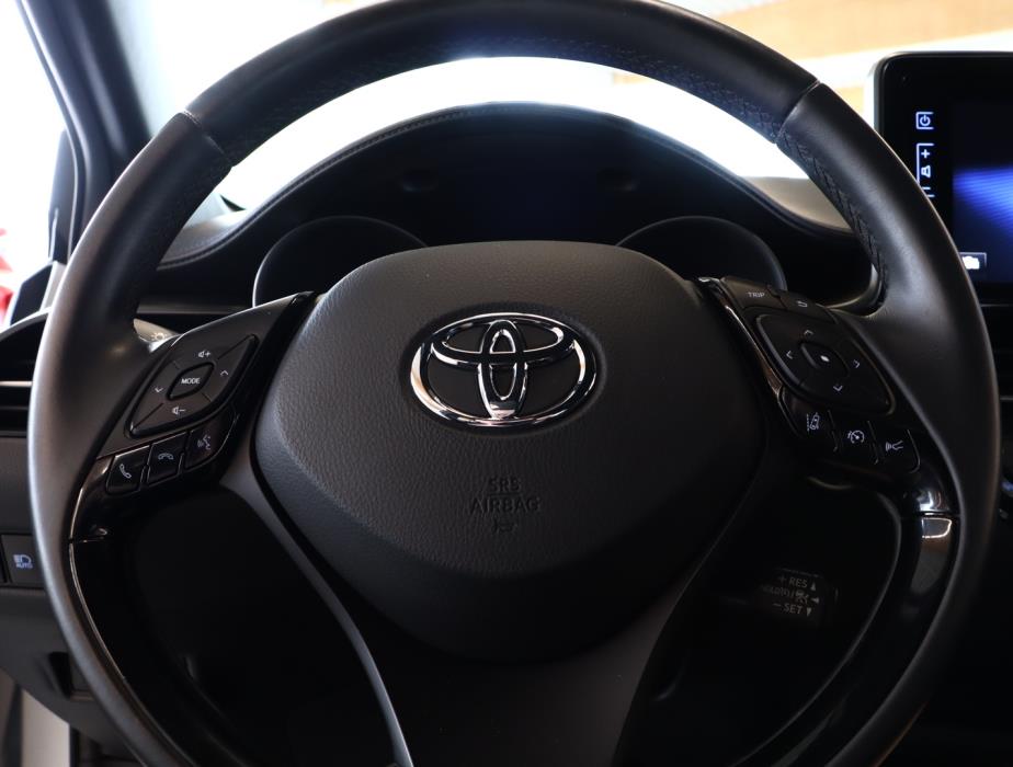 TOYOTA C-HR 2017