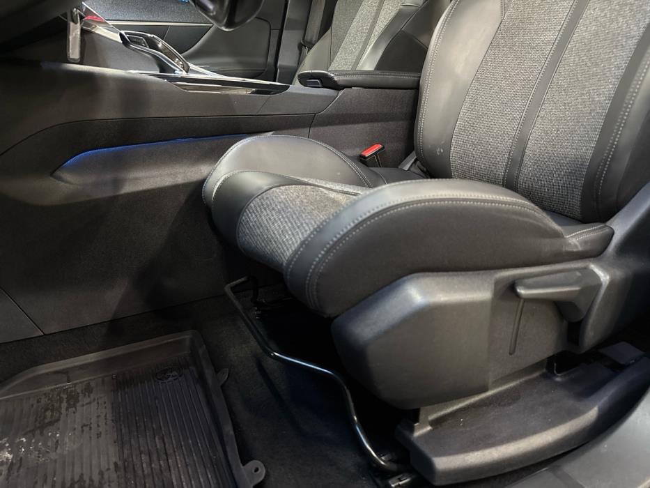 PEUGEOT 3008 2018