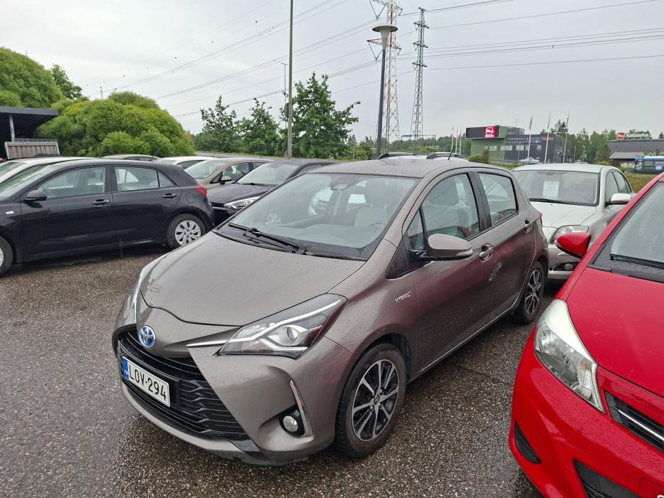 TOYOTA Yaris 2019
