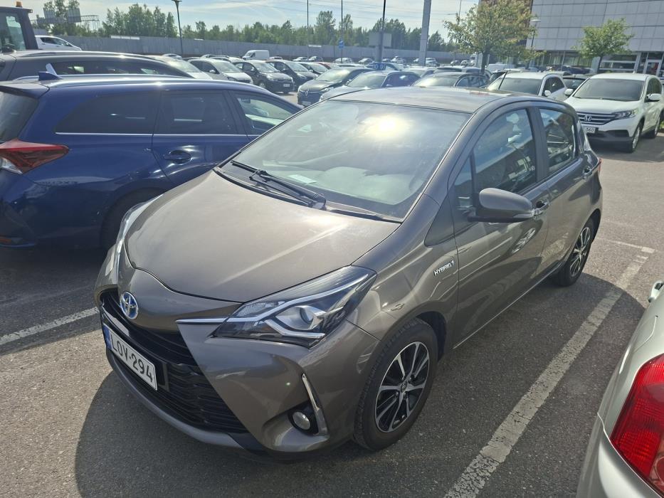 TOYOTA Yaris 2019