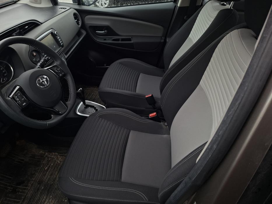 TOYOTA Yaris 2019