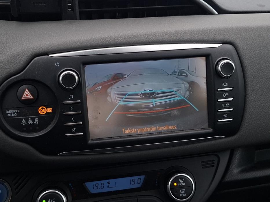 TOYOTA Yaris 2019