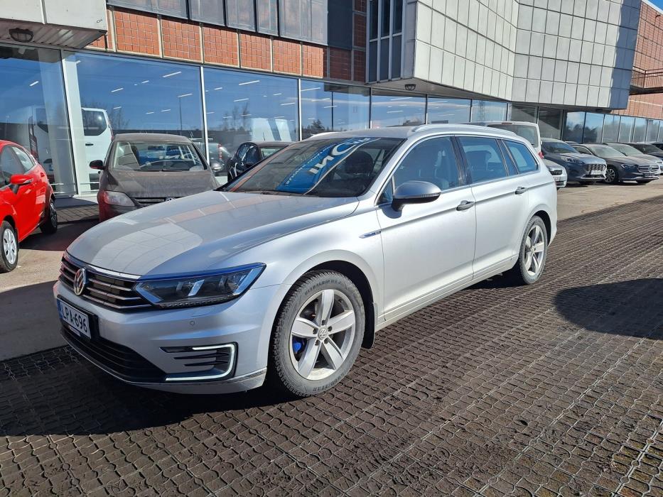 VOLKSWAGEN Passat 2018