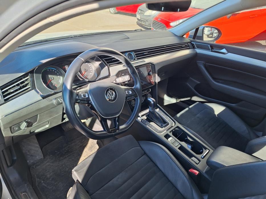 VOLKSWAGEN Passat 2018