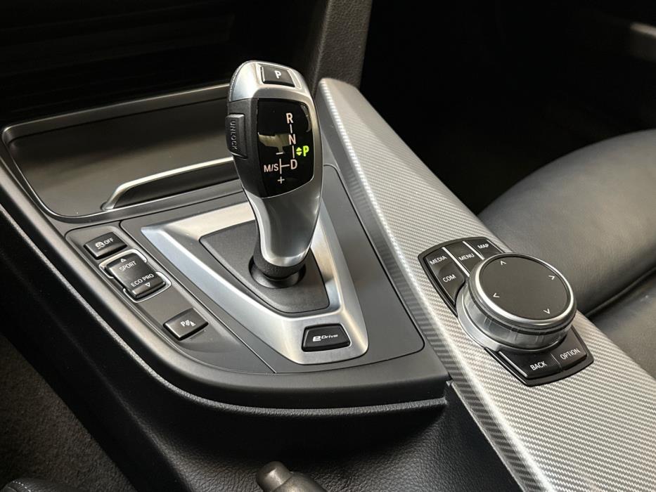 BMW 330 2018