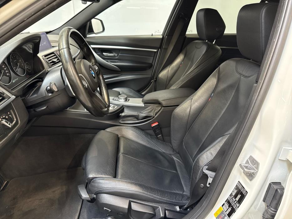 BMW 330 2018