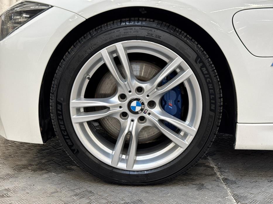 BMW 330 2018