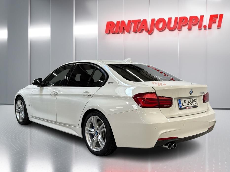 BMW 330 2018