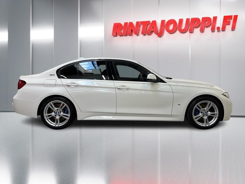 BMW 330 2018