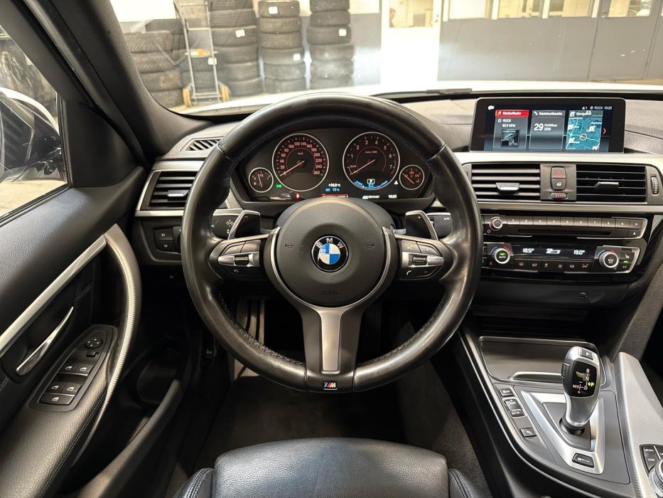 BMW 330 2018