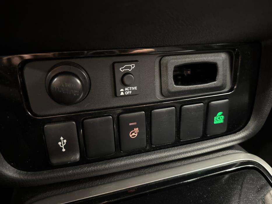 MITSUBISHI Outlander 2021