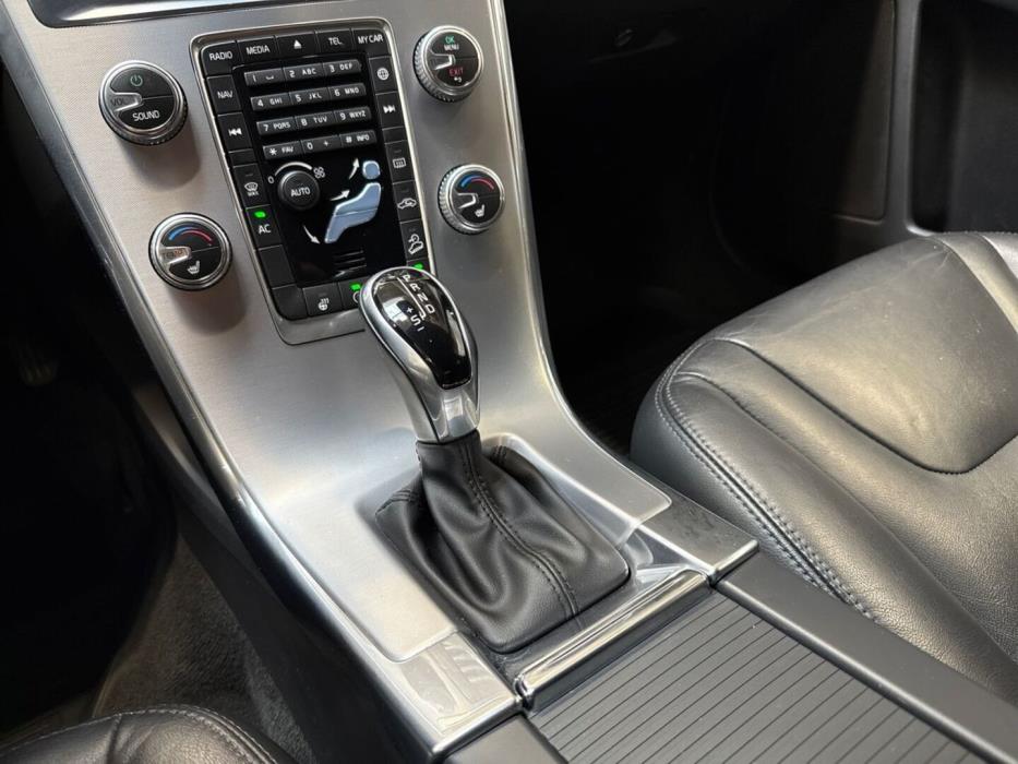 VOLVO XC60 2017