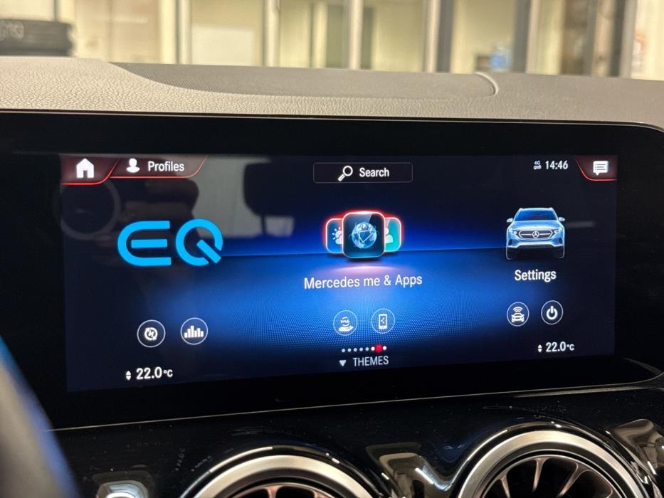 MERCEDES-BENZ EQA 2022
