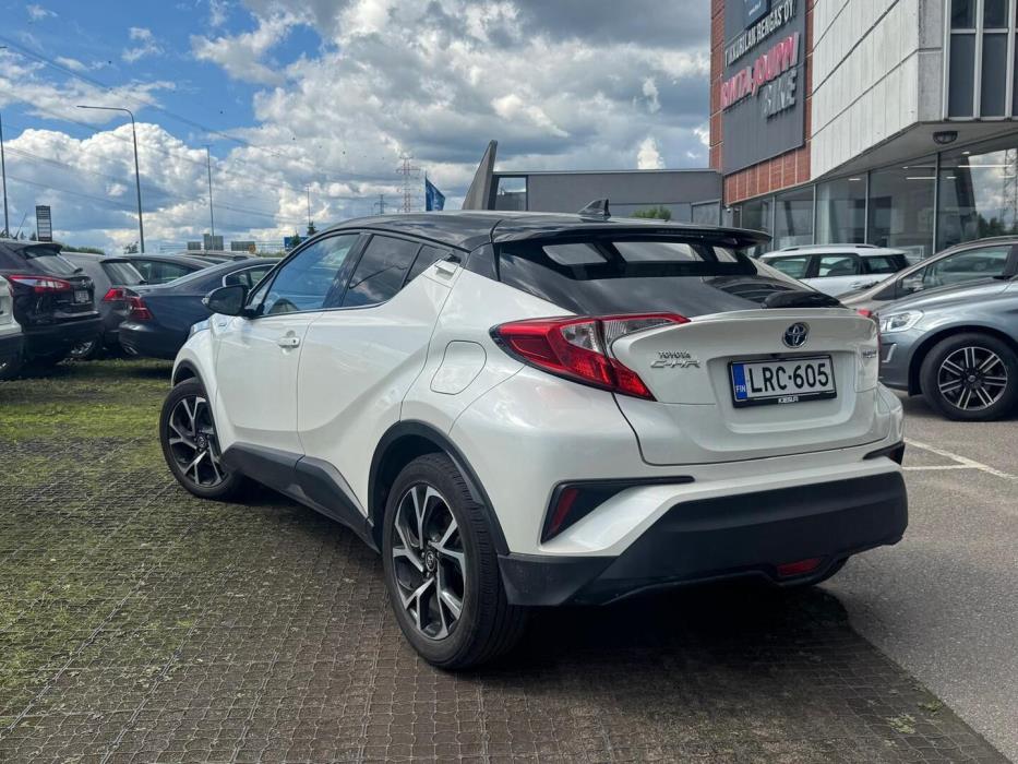 TOYOTA C-HR 2017