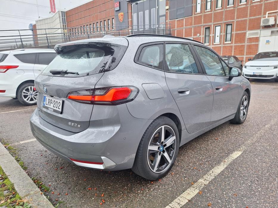 BMW 230 2023