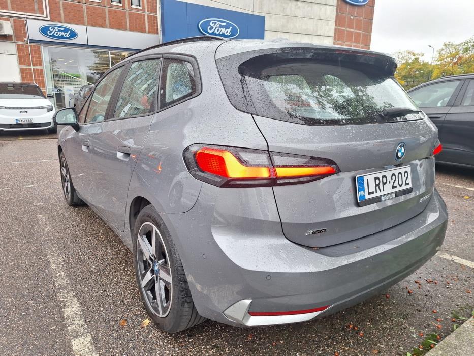 BMW 230 2023