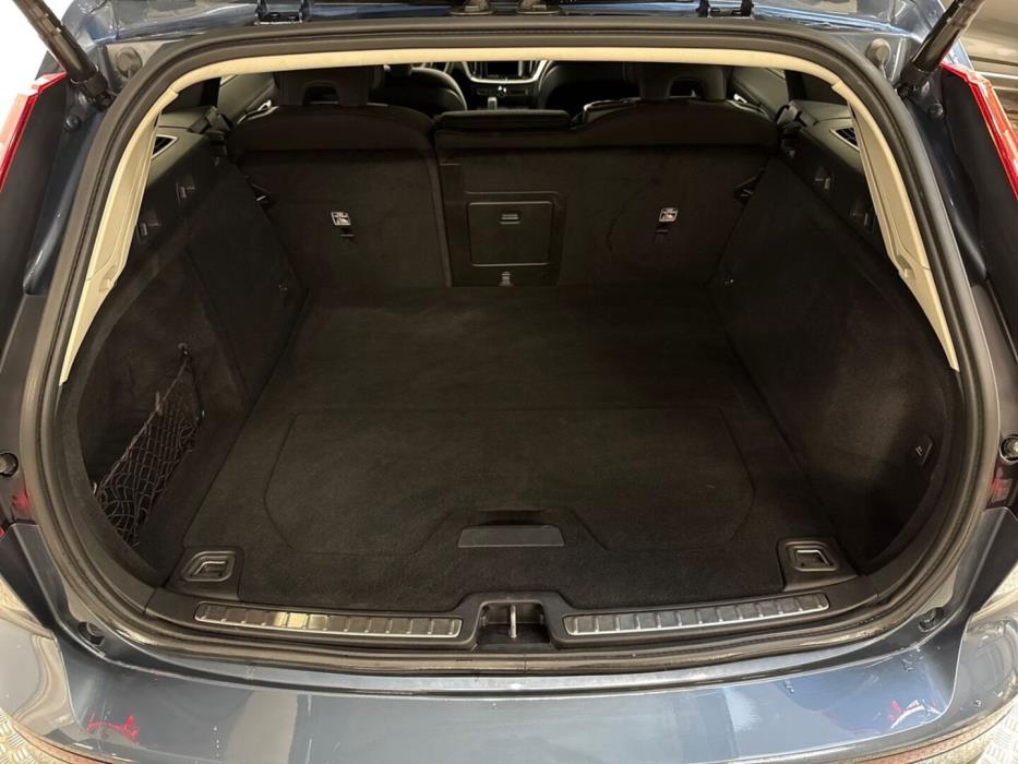 VOLVO V60 2022