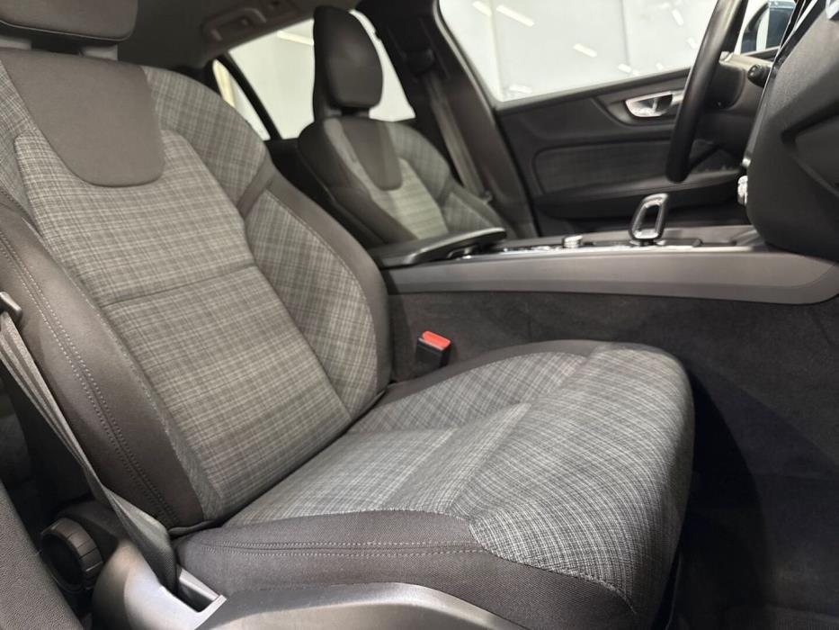 VOLVO V60 2022