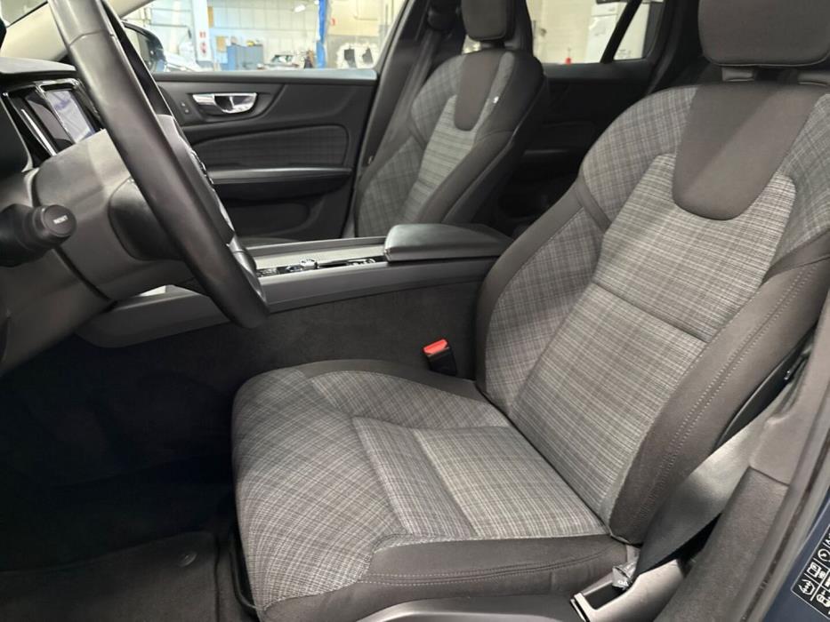 VOLVO V60 2022