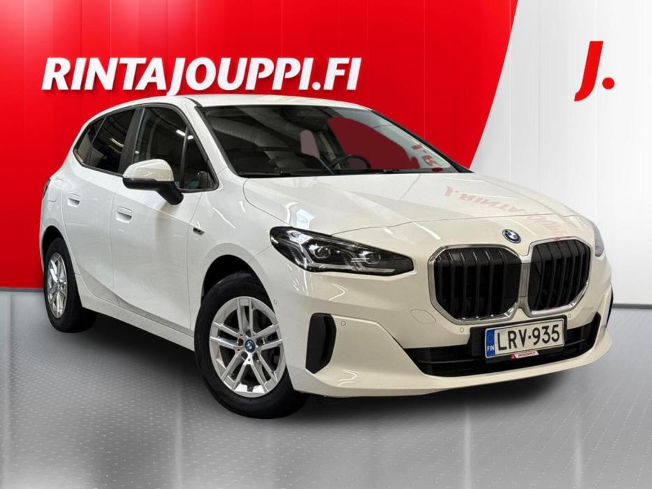 BMW 225 2023