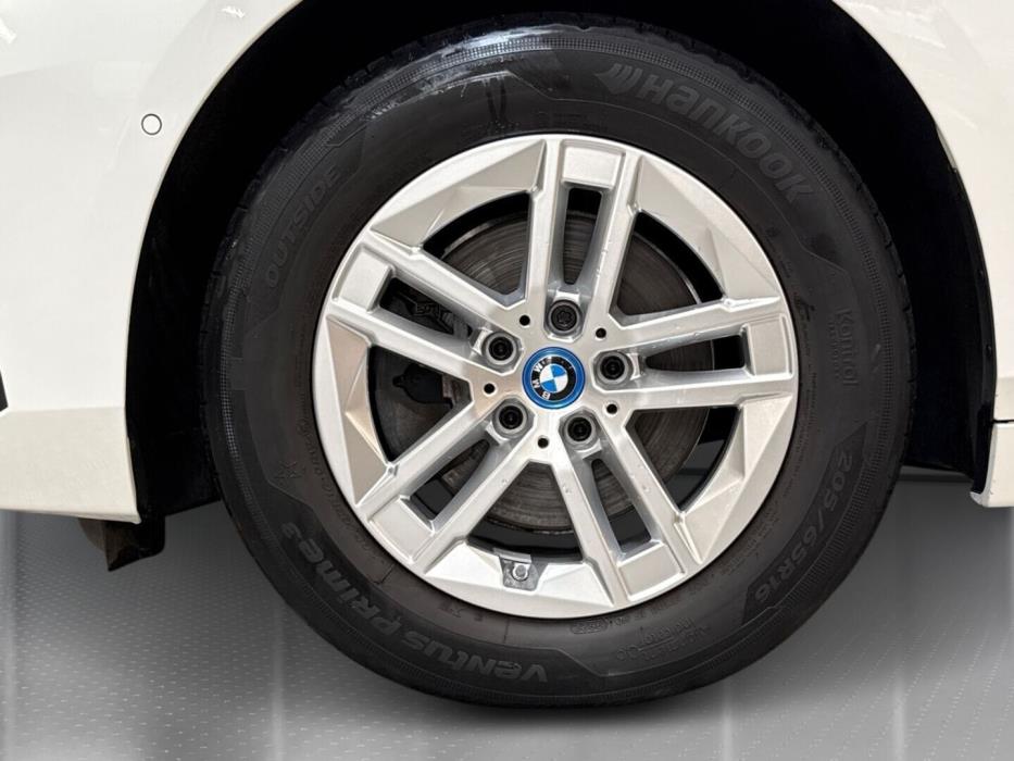 BMW 225 2023