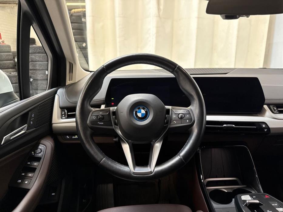 BMW 225 2023