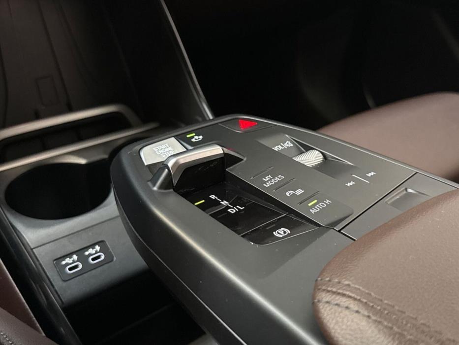 BMW 225 2023
