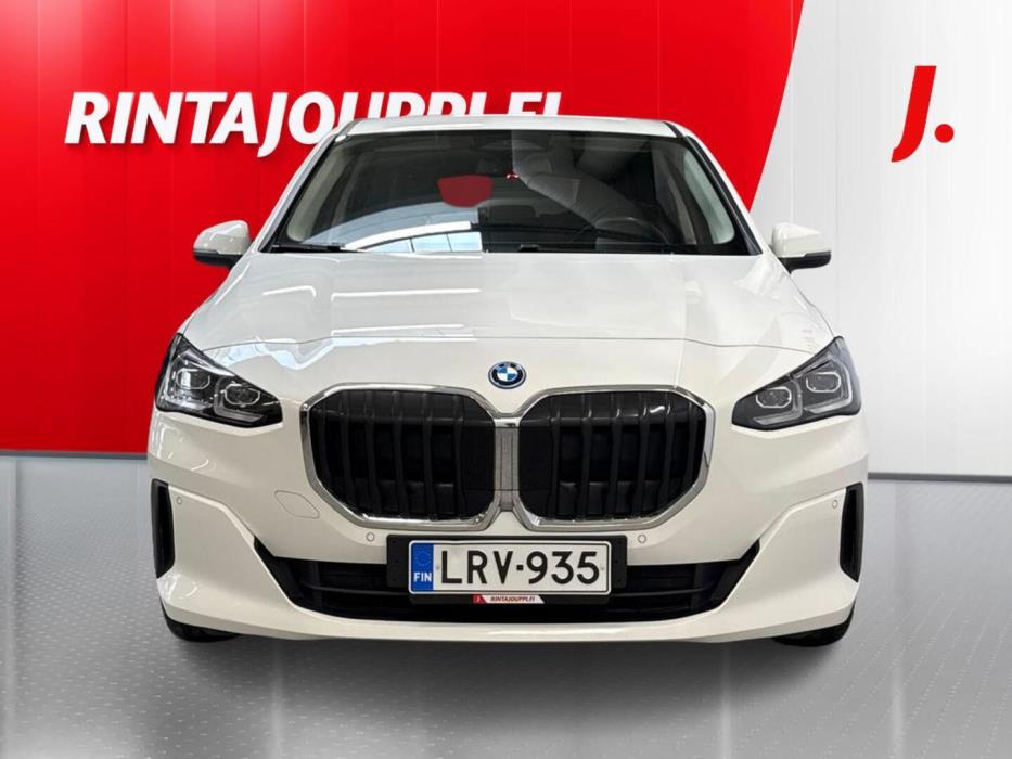 BMW 225 2023