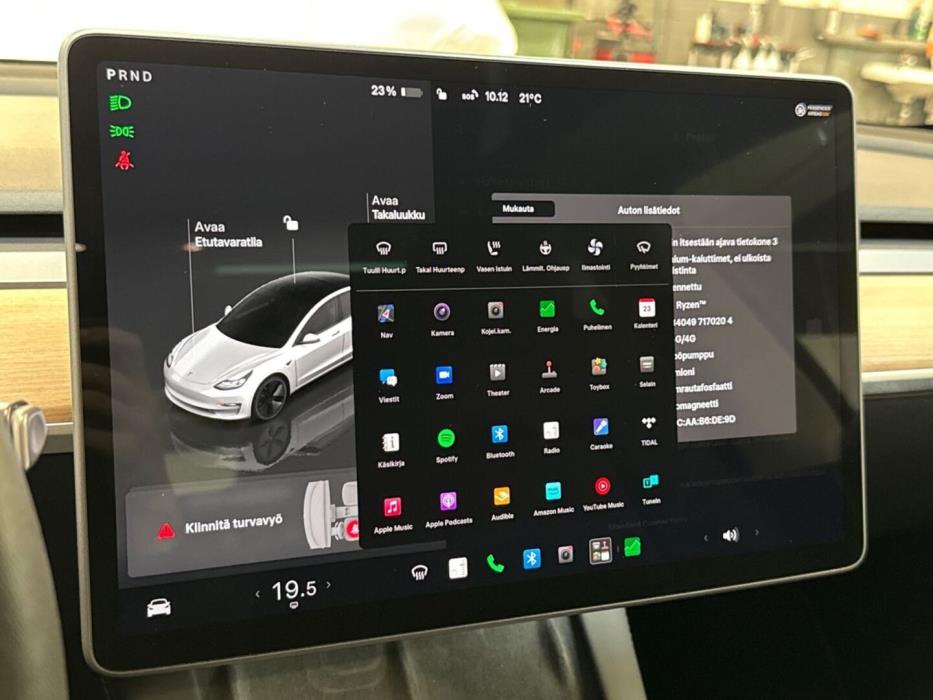 TESLA Model 3 2023