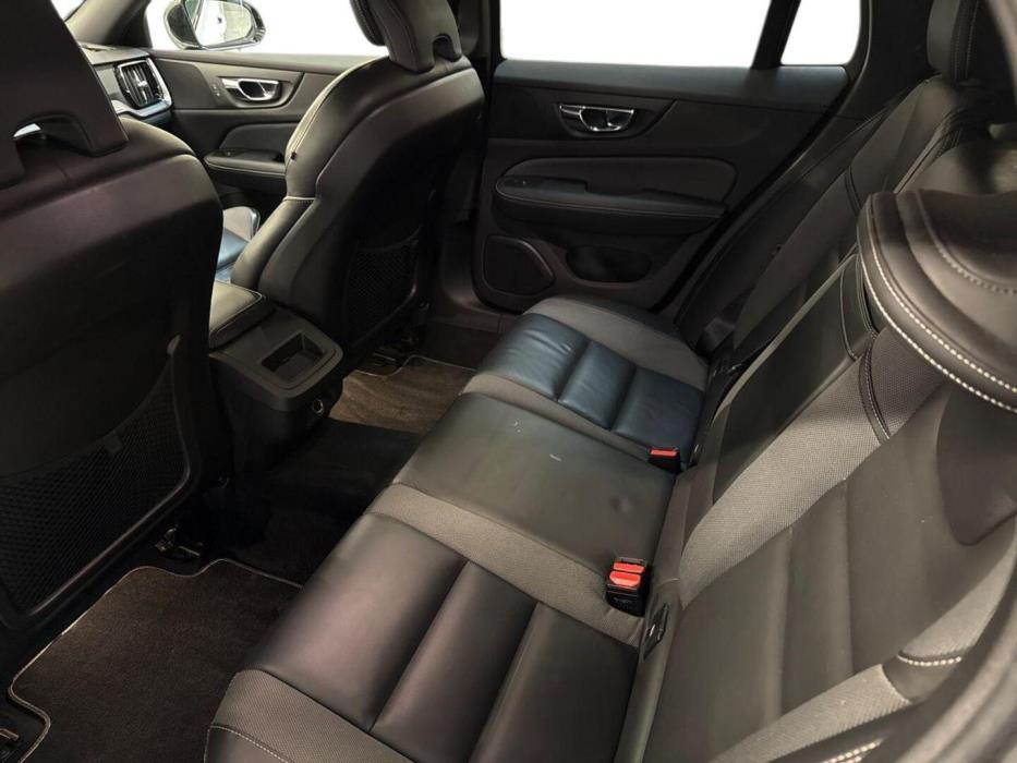 VOLVO V60 2020