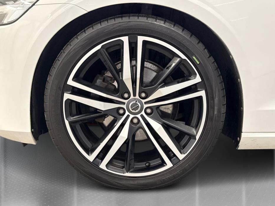 VOLVO V60 2020