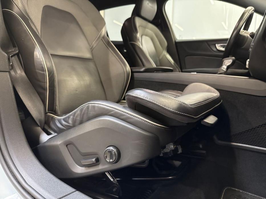 VOLVO V60 2020
