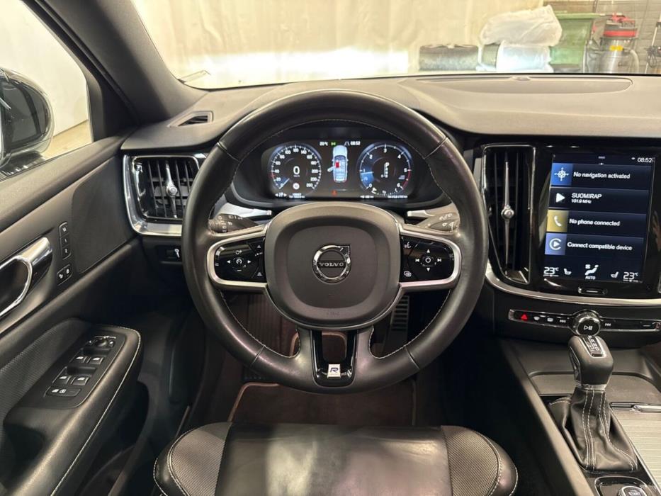 VOLVO V60 2020