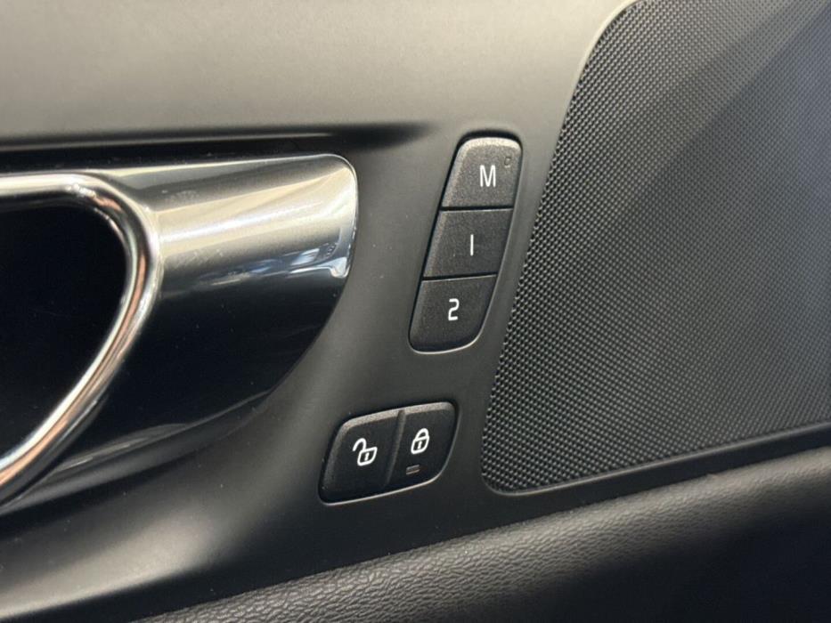 VOLVO V60 2020