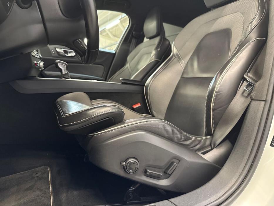 VOLVO V60 2020