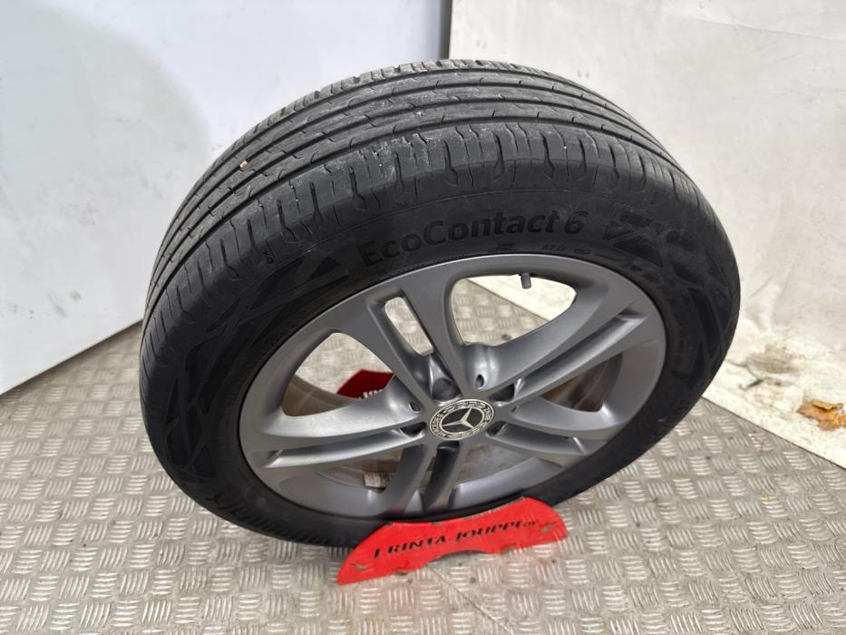 MERCEDES-BENZ A 2020