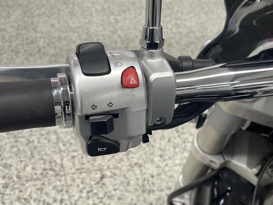 SUZUKI INTRUDER 2008