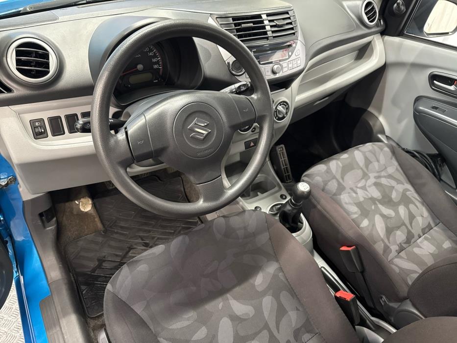 SUZUKI Alto 2011